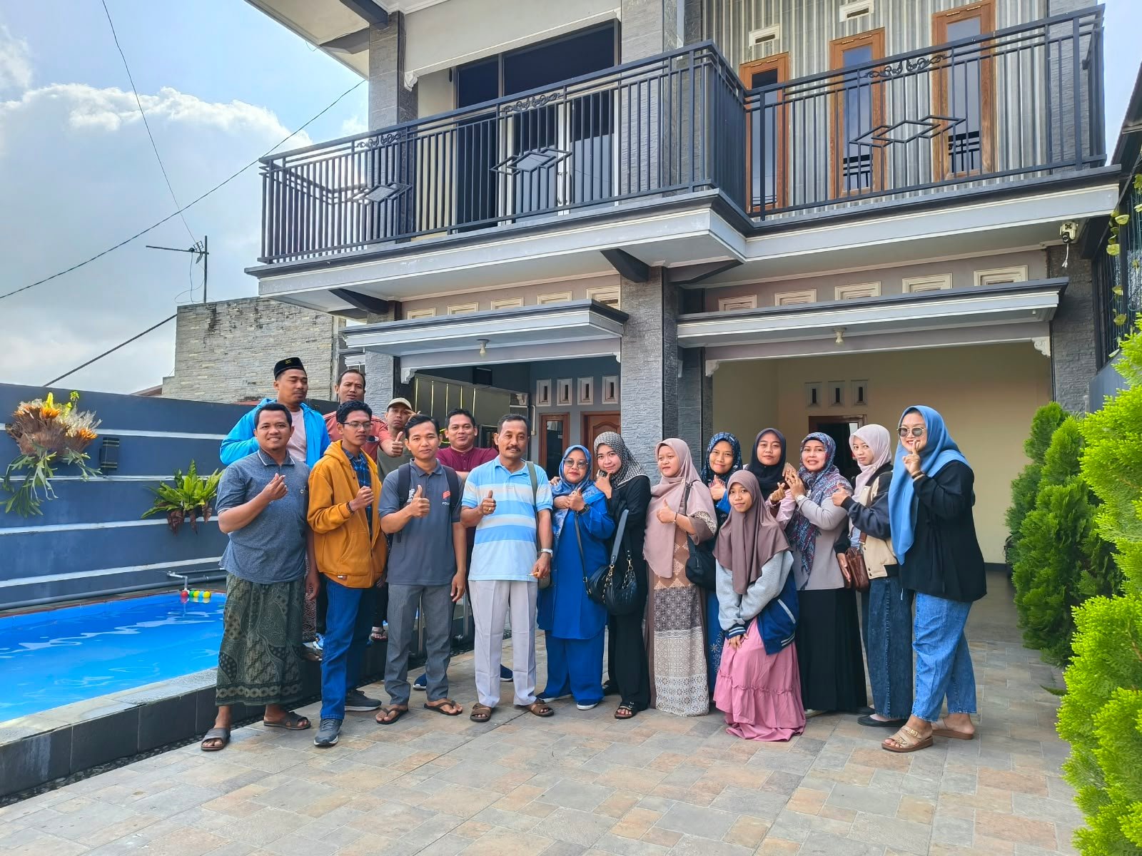 Traveler Asyfi Trans