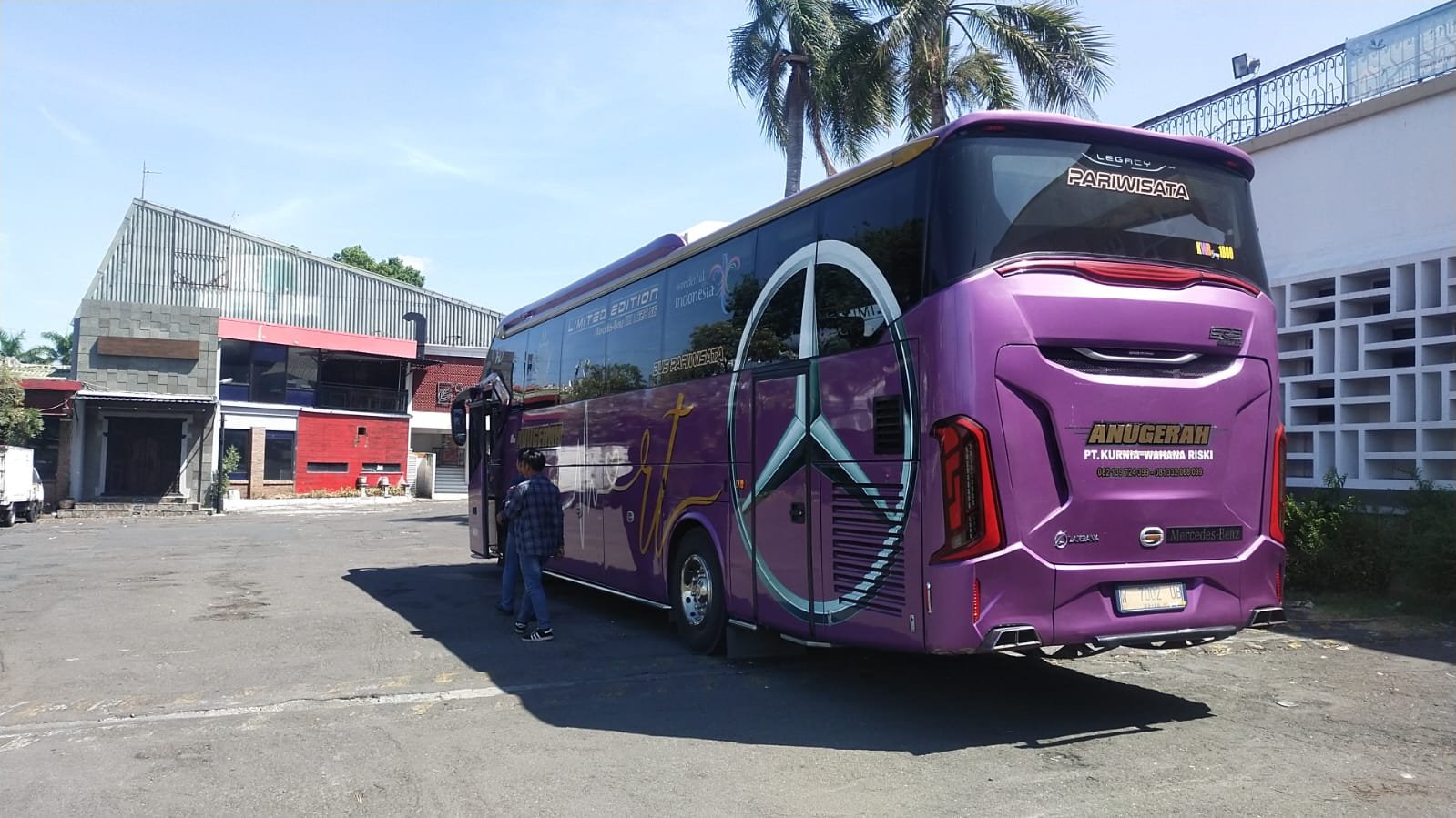 Bus Pariwisata