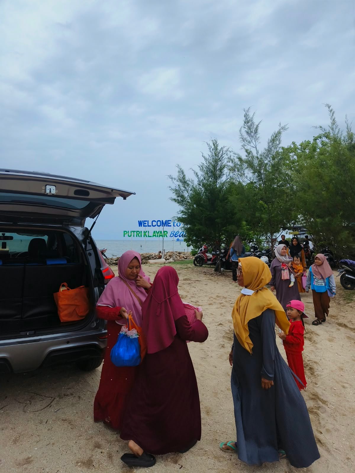 Villa Ocean Breeze Pantai Teleng Ria Pacitan